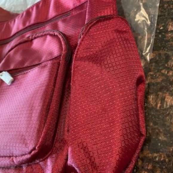 NWT *Gold Coast BURGUNDY Diaper or Beach Bag *plus real JADE NECKLACE & earrings - Picture 5 of 11